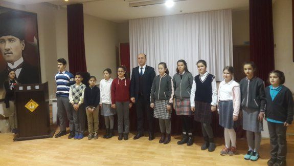 İlkokul ve Ortaokullar arasında İstiklal Marşını Ezbere ve Güzel Okuma yarışması ile liseler arasında Safahattan Bir Eser Okuma yarışması bu yıl Cuma günü gerçekleşti.