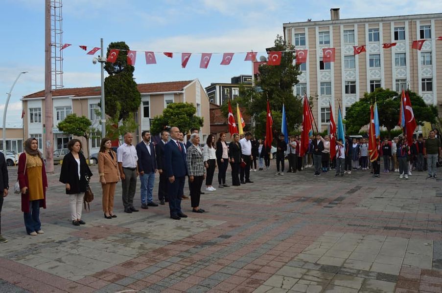 Öğrenciler Sınıfları Doldurdu