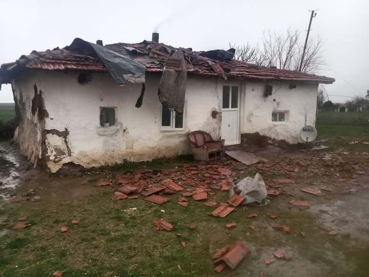 İpsala’da Çıkan Fırtınada Hayvanlar Telef Oldu.