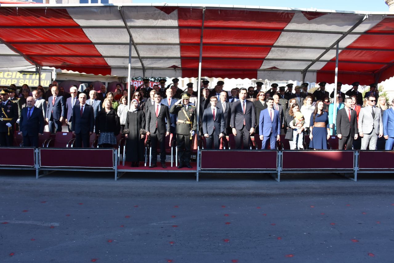 Sonsuza Kadar CUMHURİYET!
