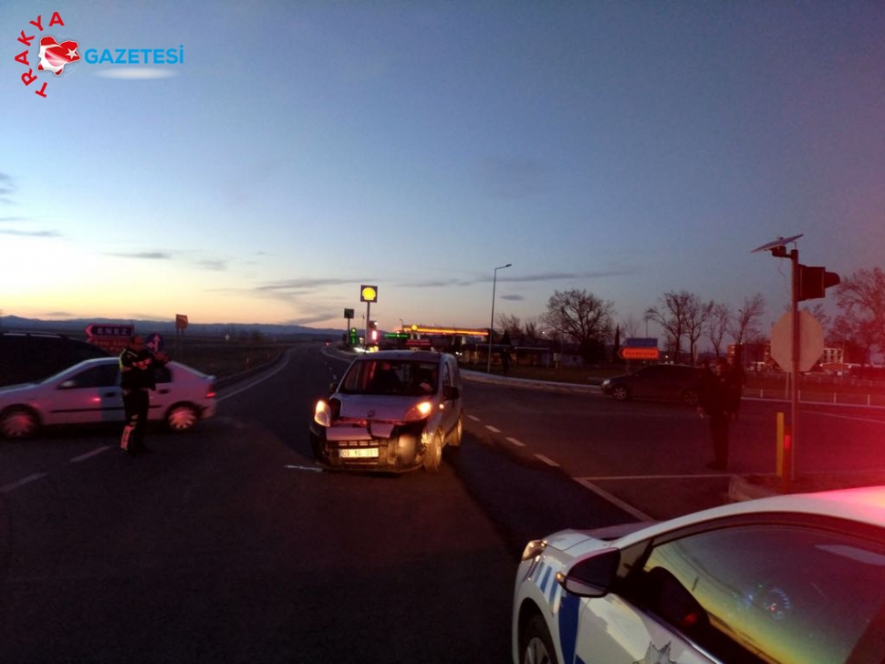 İpsala'da meydana gelen trafik kazasında 2 kişi yaralandı