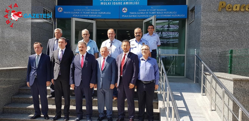 Destici, Sadık Ahmet’in Anma Programına Katıldı.