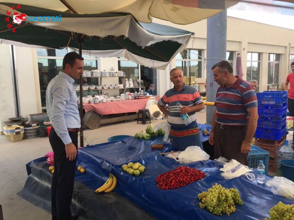 Bakan, Çarşamba Pazarını Gezdi.