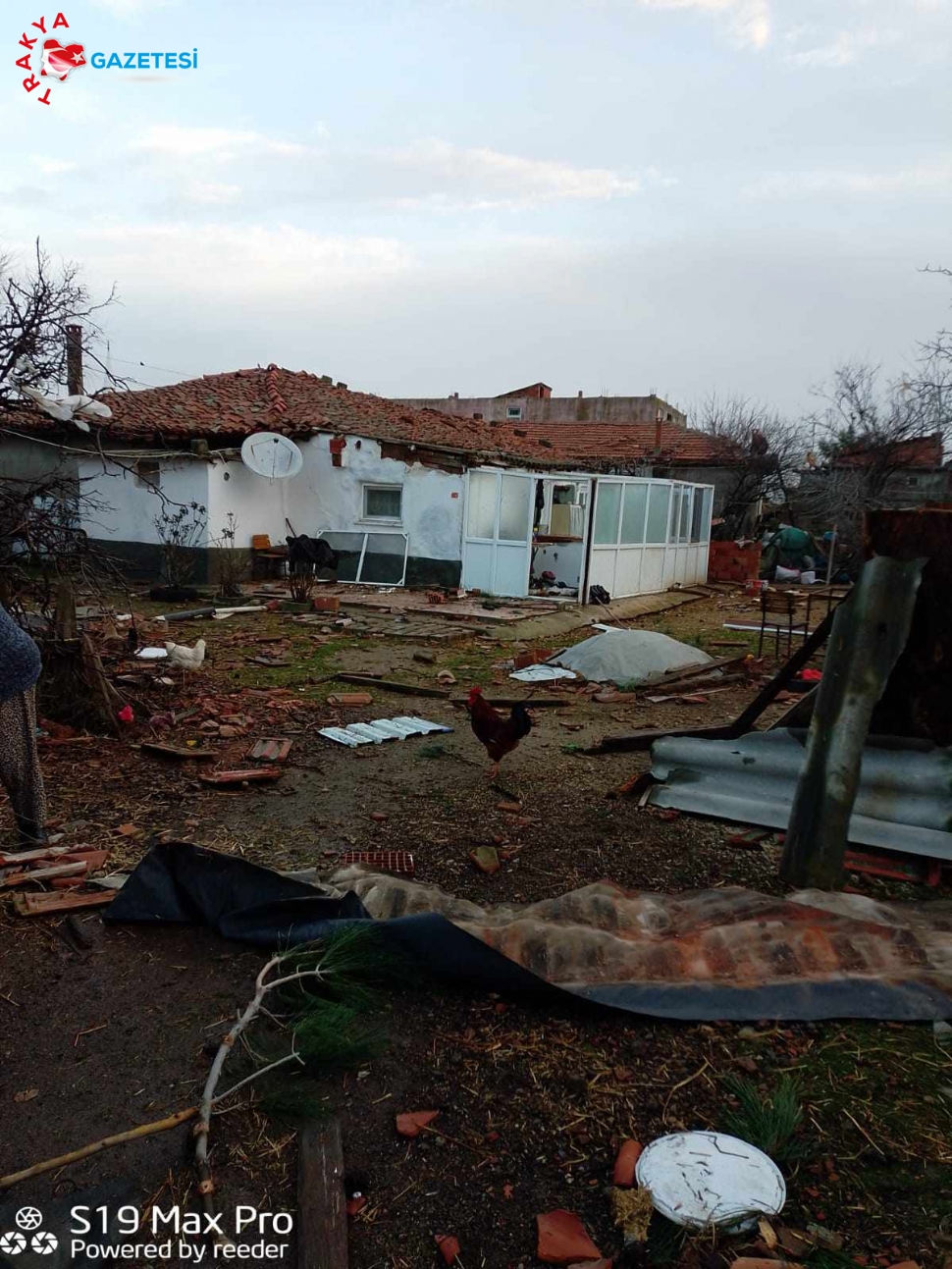 Sarıcaali Köyünde Hortumdan Bazı Evler Zarar Gördü.