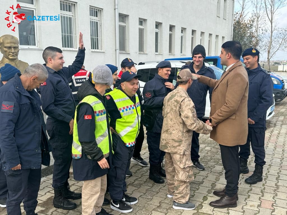 Çakı Gibi Asker Oldular..