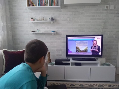 Öğrenciler Uzaktan Eğitime Başladı